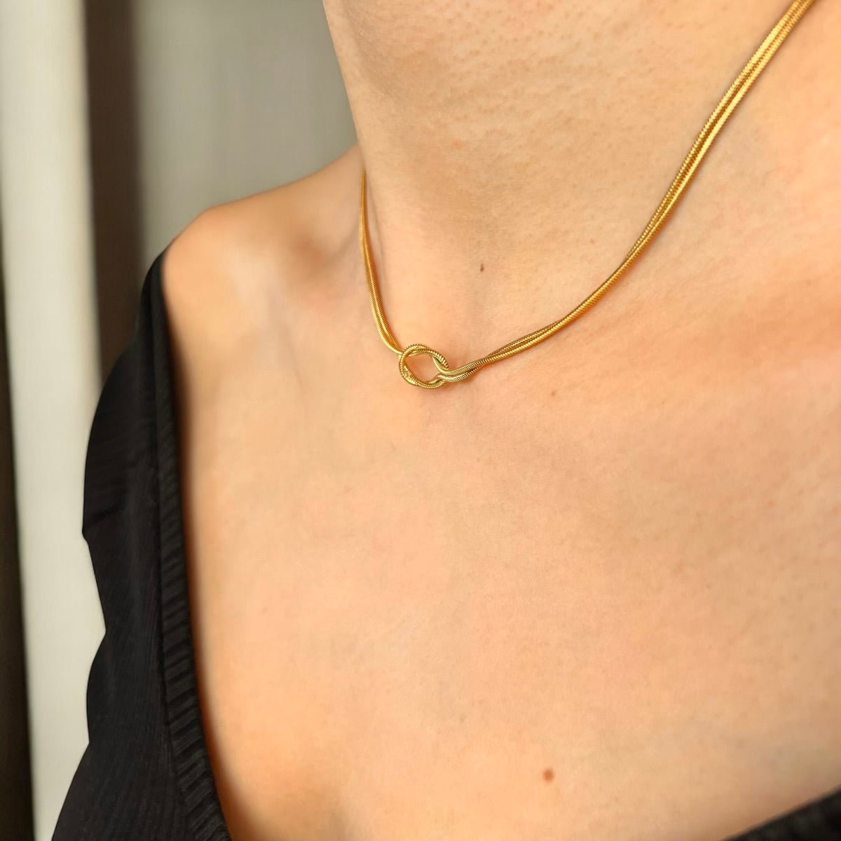 Eternity Knot: Naszyjnik z motywem nieskończoności - Pearlippines Biżuteria