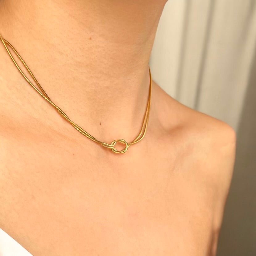 Eternity Knot: Naszyjnik z motywem nieskończoności - Pearlippines Biżuteria