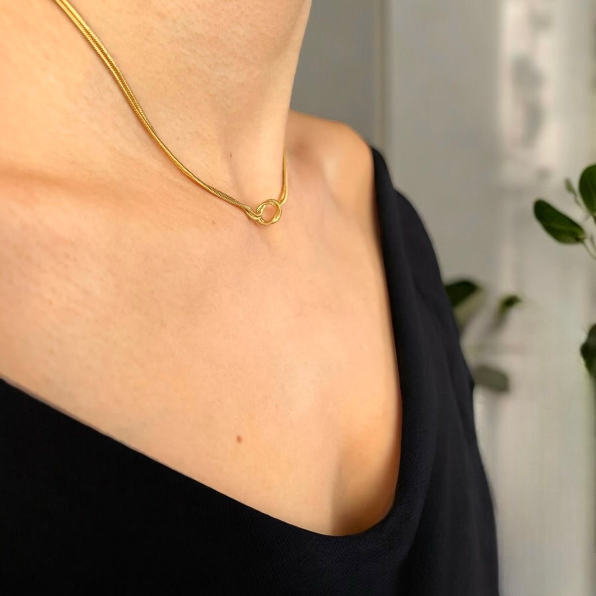 Eternity Knot: Naszyjnik z motywem nieskończoności - Pearlippines Biżuteria
