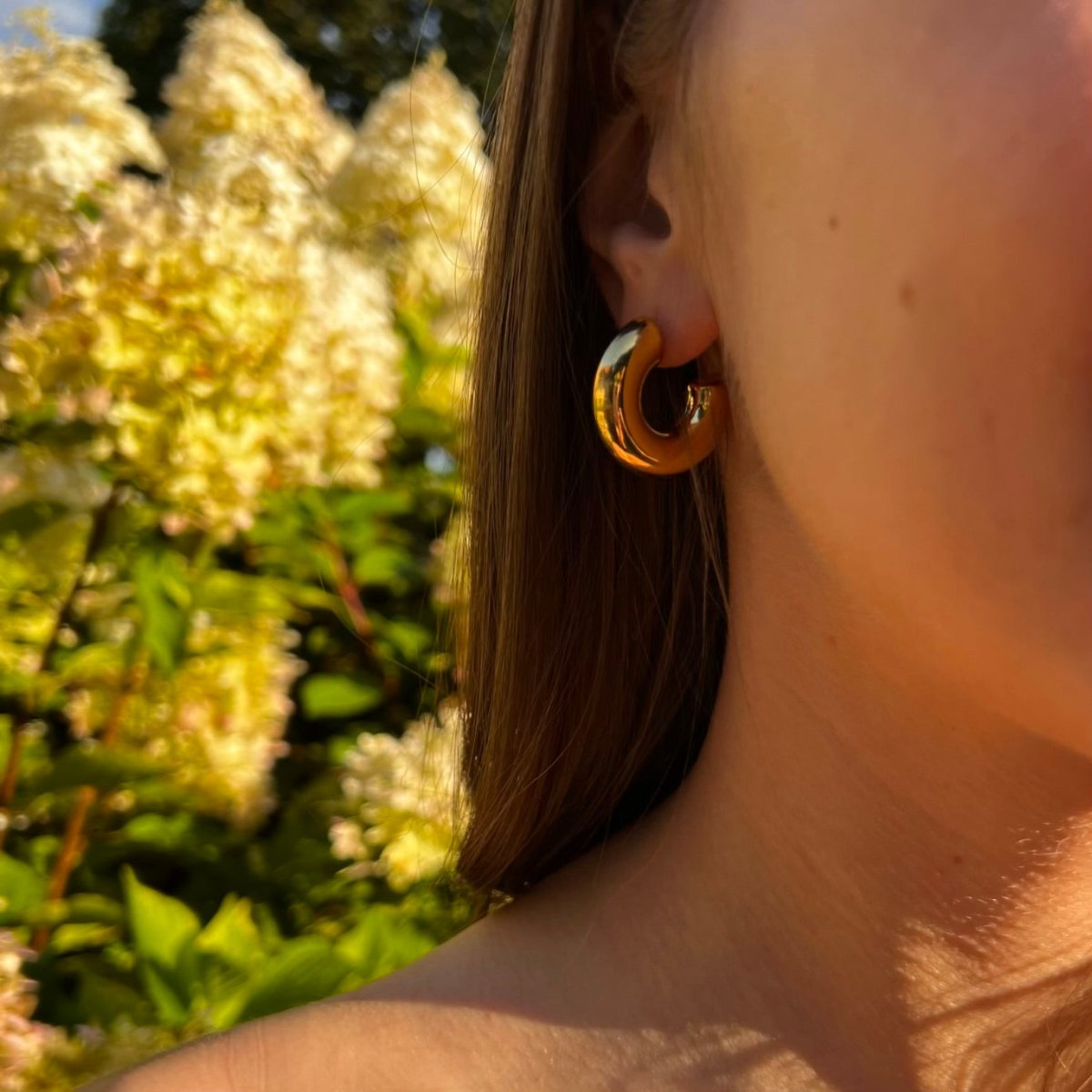 Golden Donuts: Czarujące złote kolczyki na co dzień - Pearlippines Biżuteria