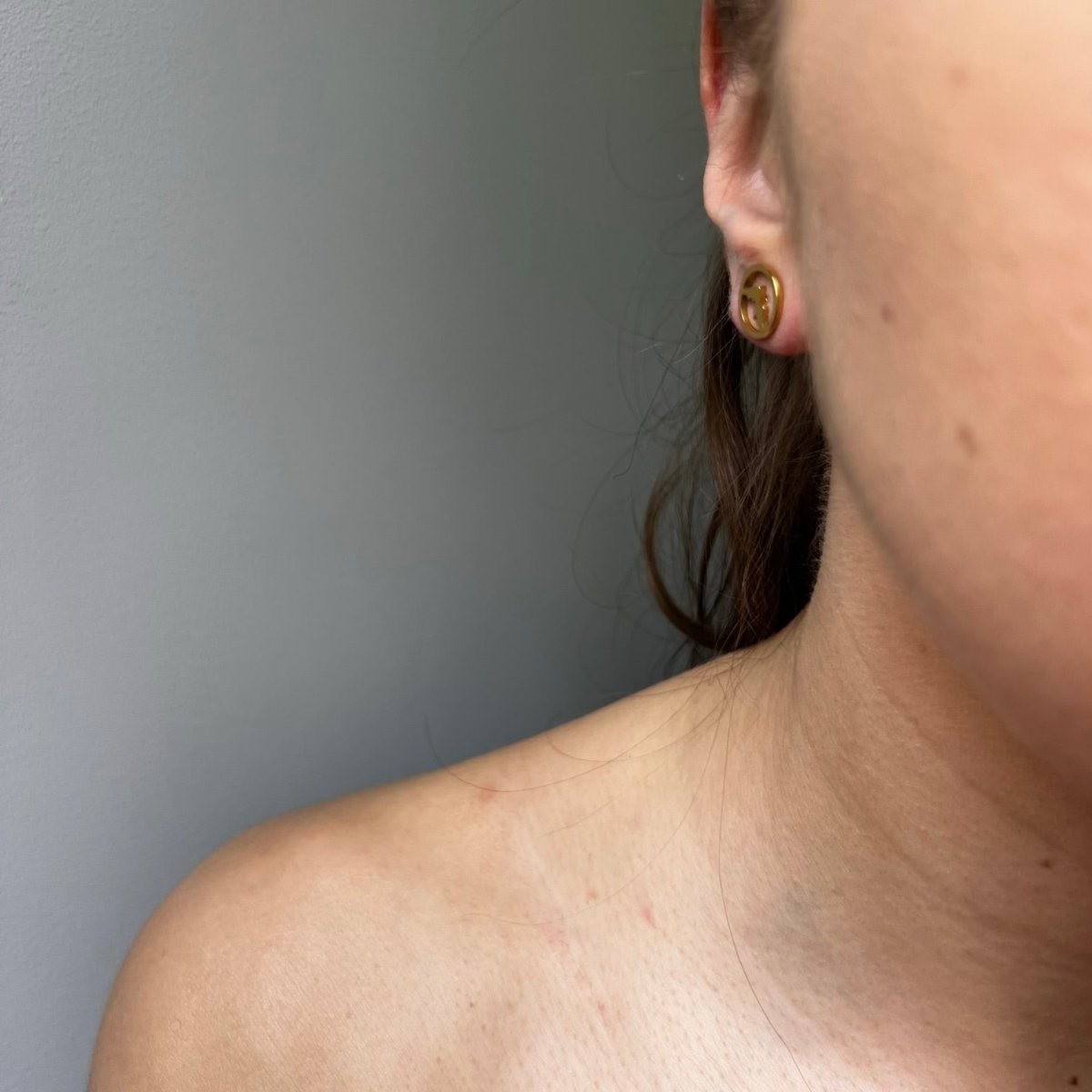 Peak: minimalistyczne kolczyki z motywem gór - Pearlippines Biżuteria