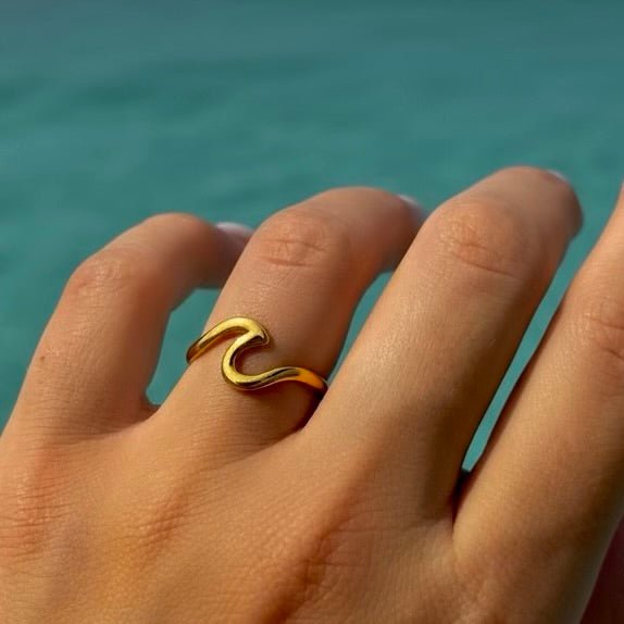 A Wave: regulowany pierścionek z motywem fali - Pearlippines Biżuteria