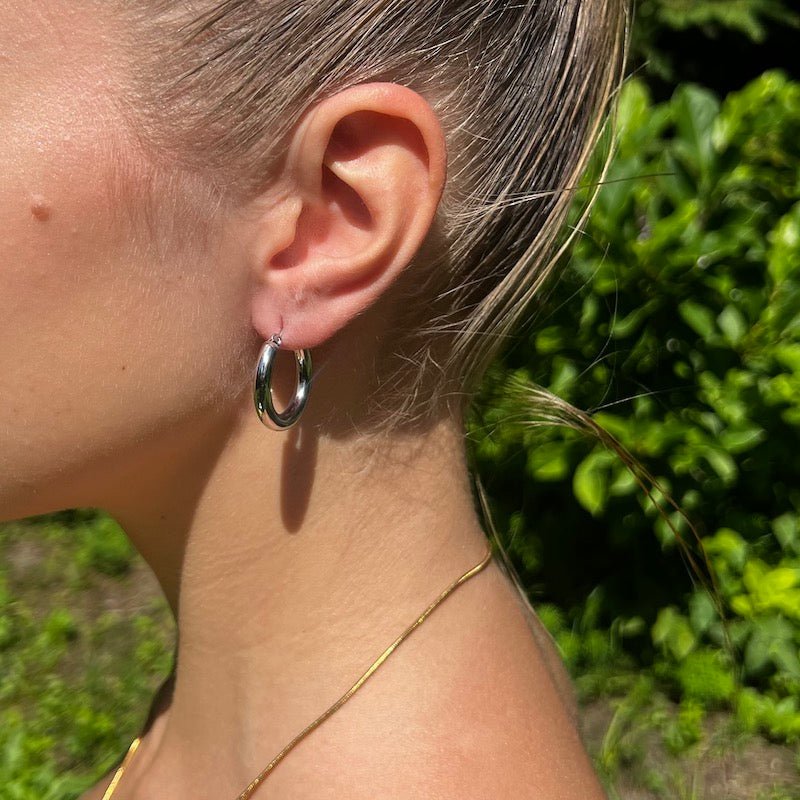 Bold Hoops: stalowe srebrne kolczyki koła - Pearlippines Biżuteria