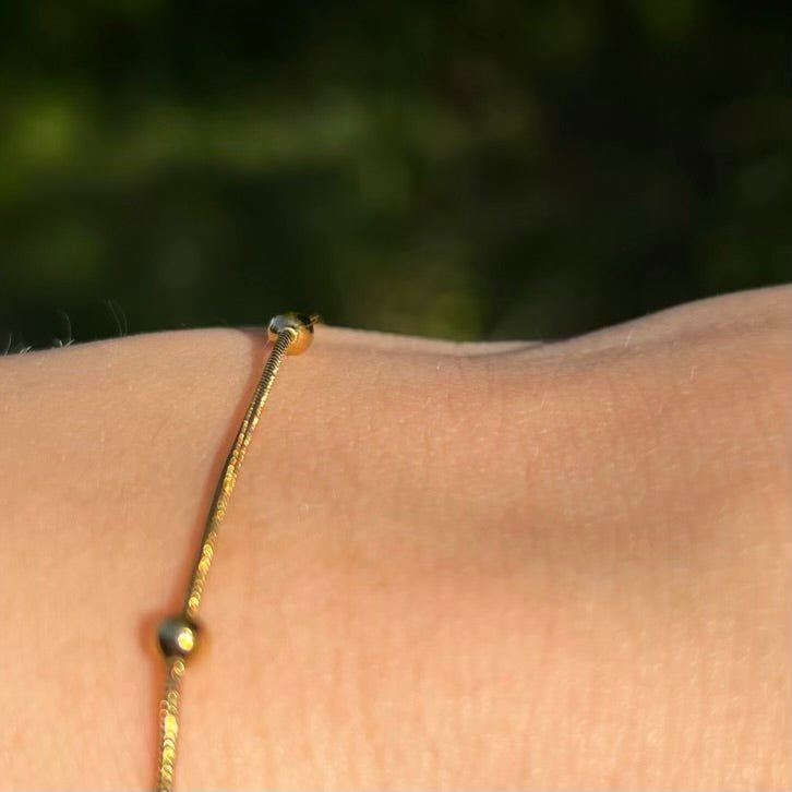 Boracay: złota minimalistyczna bransoletka z kuleczkami - Pearlippines Biżuteria