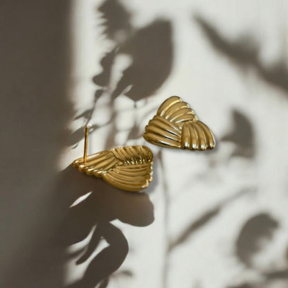 Cora: geometryczne kolczyki o formie wachlarza - Pearlippines Biżuteria