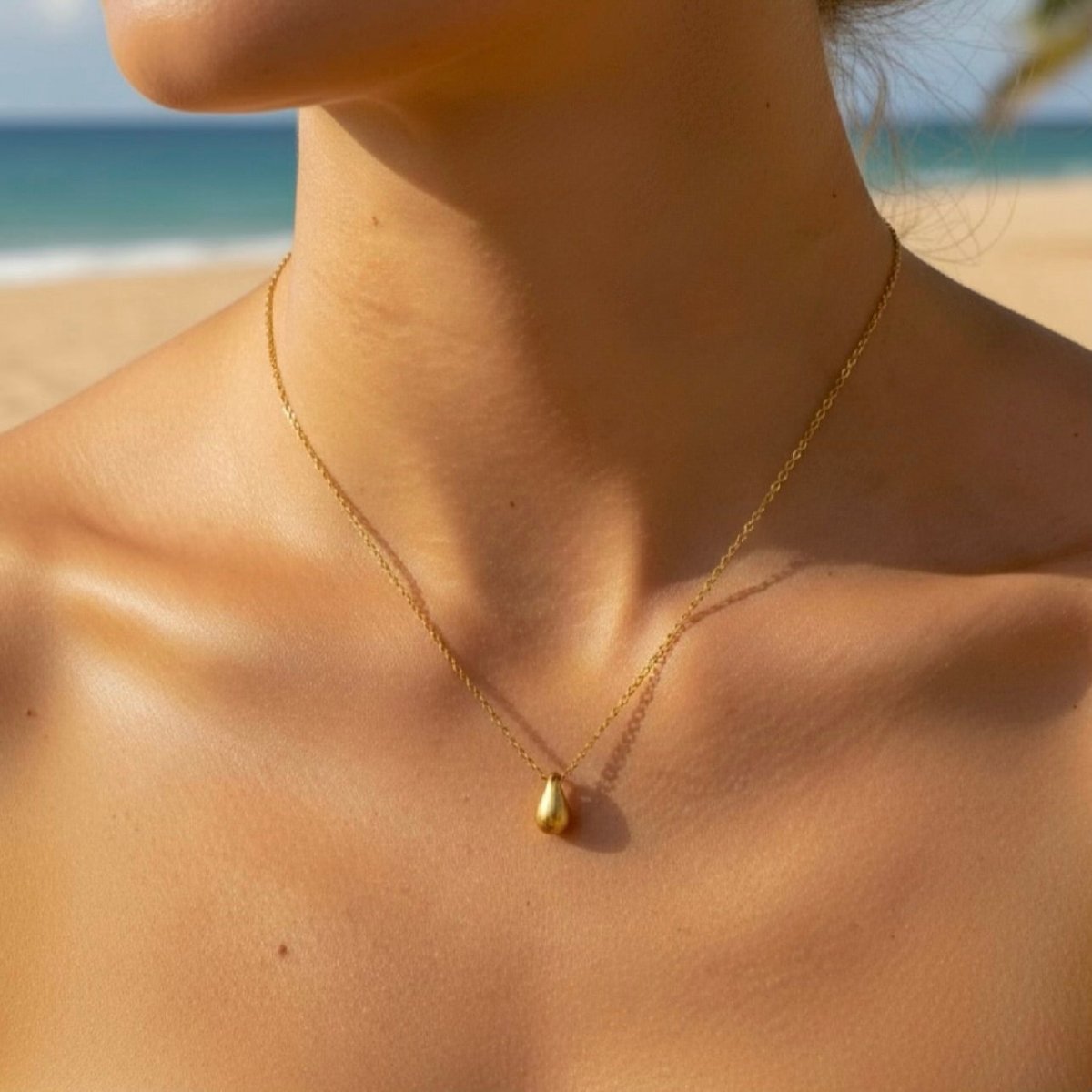 Crystal Tear: Subtelny naszyjnik z zawieszką w kształcie kropli - Pearlippines Biżuteria