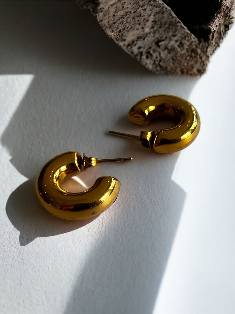 Czarujące złote kolczyki na co dzień - Pearlippines Biżuteria