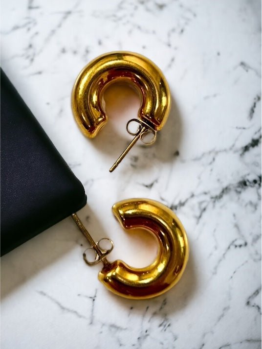 Czarujące złote kolczyki na co dzień - Pearlippines Biżuteria