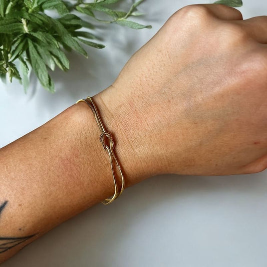 Elegancka bransoletka z supełkiem - Pearlippines Biżuteria