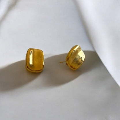 Eleganckie kolczyki o wyjątkowej formie – zagięta prostokątna tarcza - Pearlippines Biżuteria