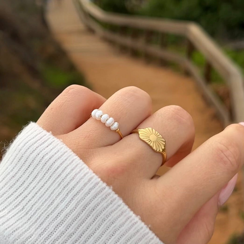 Emmit: Regulowany pierścionek z tarczą promienie słońca - Pearlippines Biżuteria