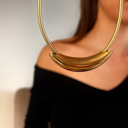Golden Crescent: Naszyjnik z magnetycznym zapięciem - Pearlippines Biżuteria