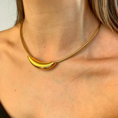 Golden Crescent: Naszyjnik z magnetycznym zapięciem - Pearlippines Biżuteria