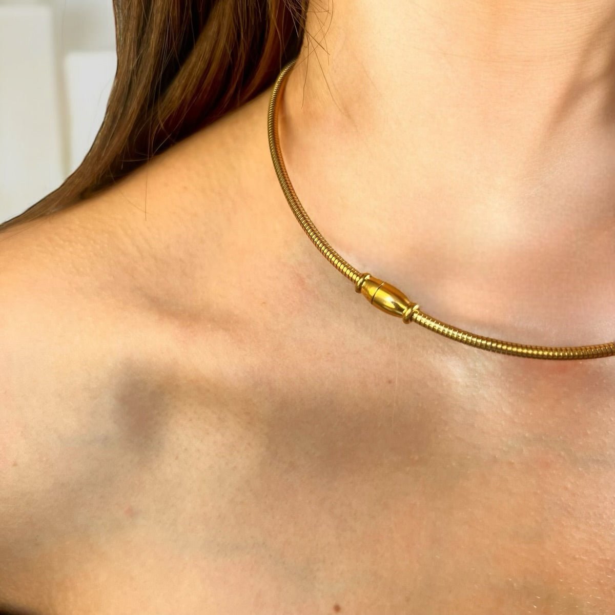 Golden Crescent: Naszyjnik z magnetycznym zapięciem - Pearlippines Biżuteria
