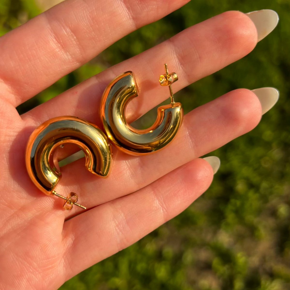 Golden Donuts: Czarujące złote kolczyki na co dzień - Pearlippines Biżuteria