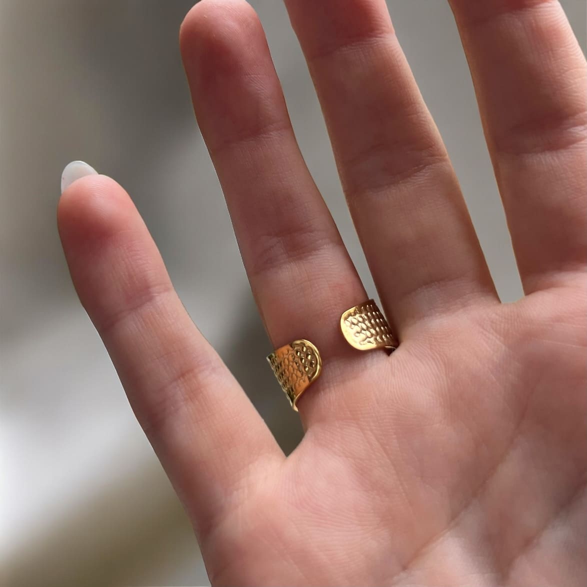 Hexa: szeroki regulowany pierścionek vintage - Pearlippines Biżuteria