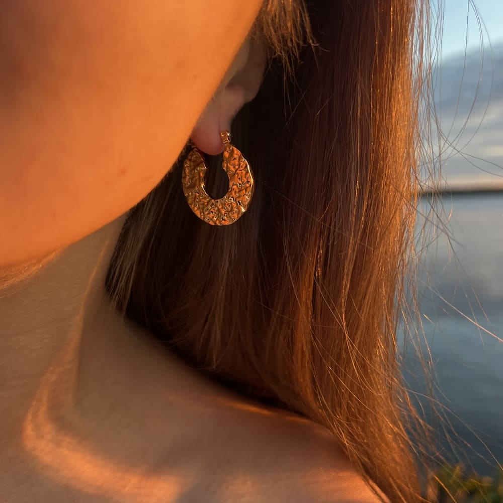 Kolczyki okrągłe młotkowane blaszki - Pearlippines Biżuteria