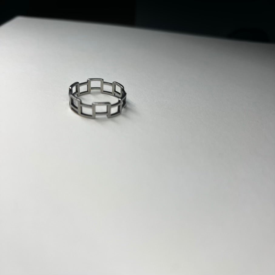 Link: srebrny wodoodporny pierścionek geometryczny - Pearlippines Biżuteria