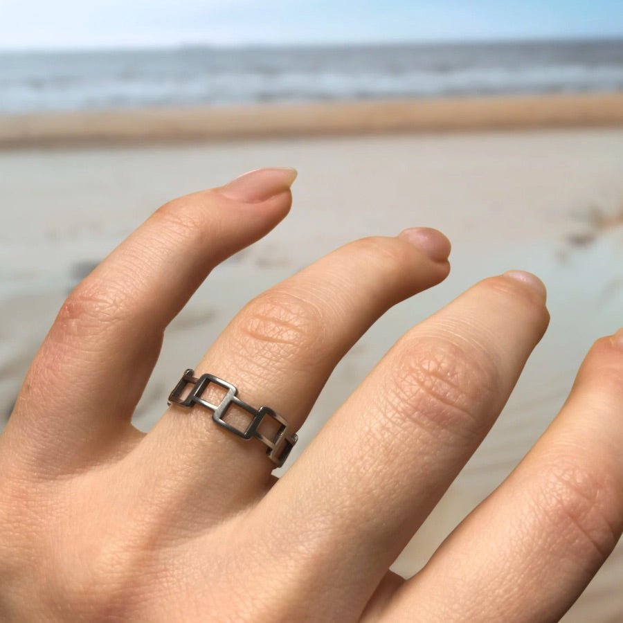 Link: srebrny wodoodporny pierścionek geometryczny - Pearlippines Biżuteria