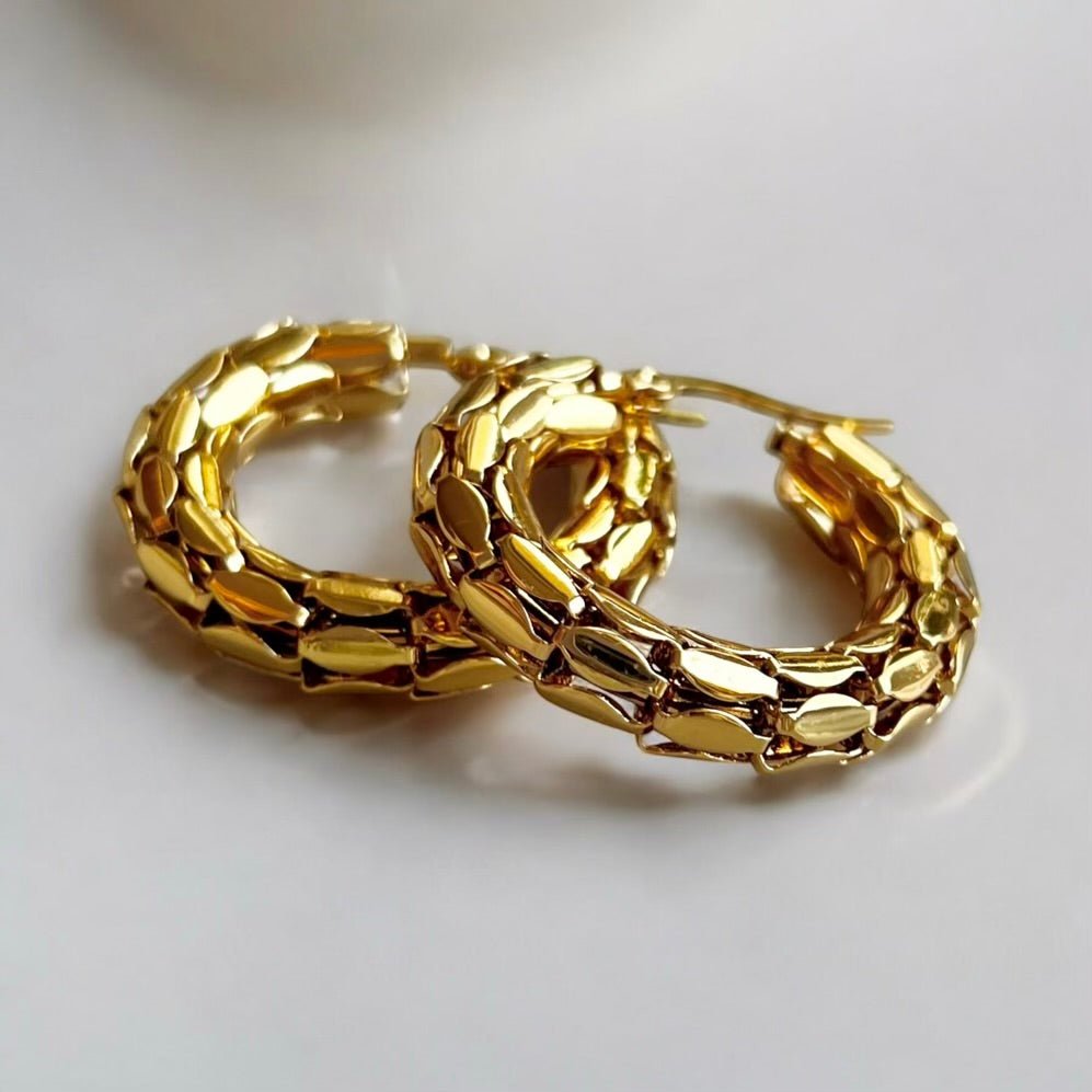Luxe Chain: Kolczyki z eleganckim motywem - Pearlippines Biżuteria