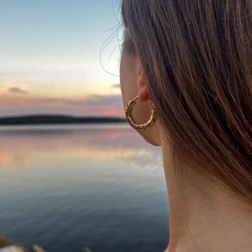 Luxe Chain: Kolczyki z eleganckim motywem - Pearlippines Biżuteria