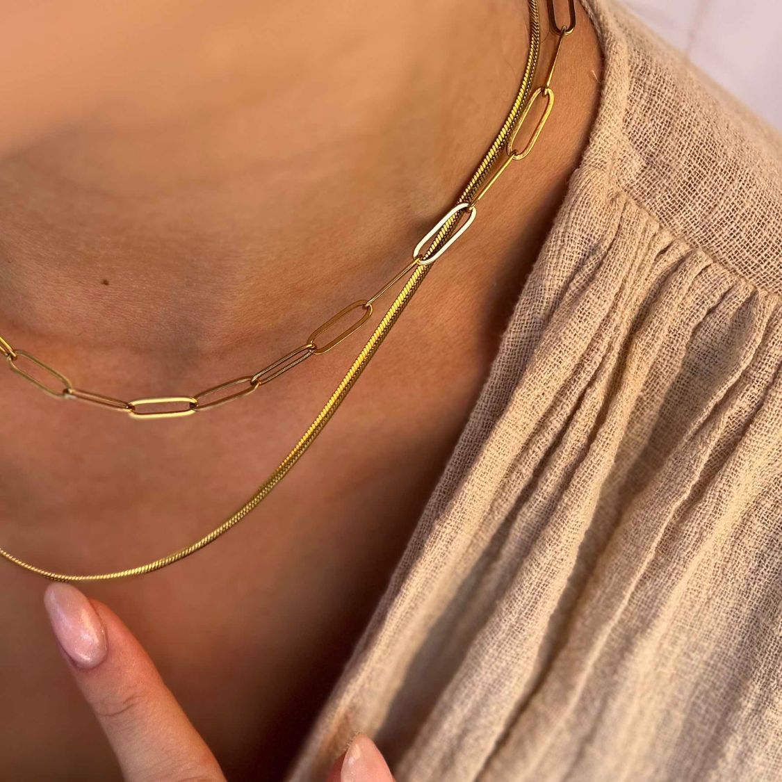 Negros: klasyczny, płaski naszyjnik do każdej stylizacji - Pearlippines Biżuteria