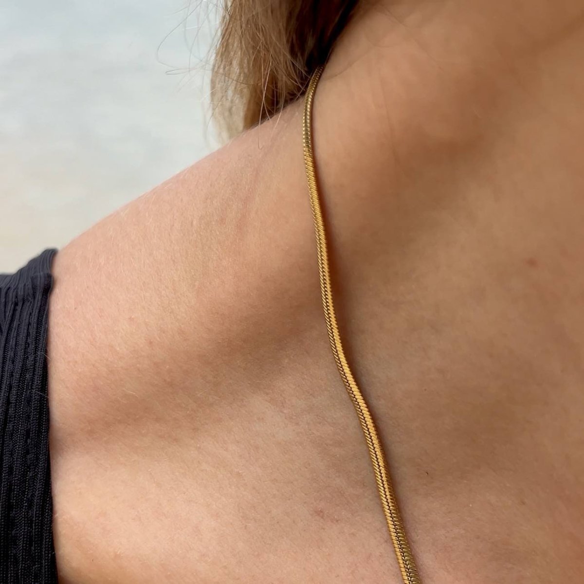 Negros: klasyczny, płaski naszyjnik do każdej stylizacji - Pearlippines Biżuteria