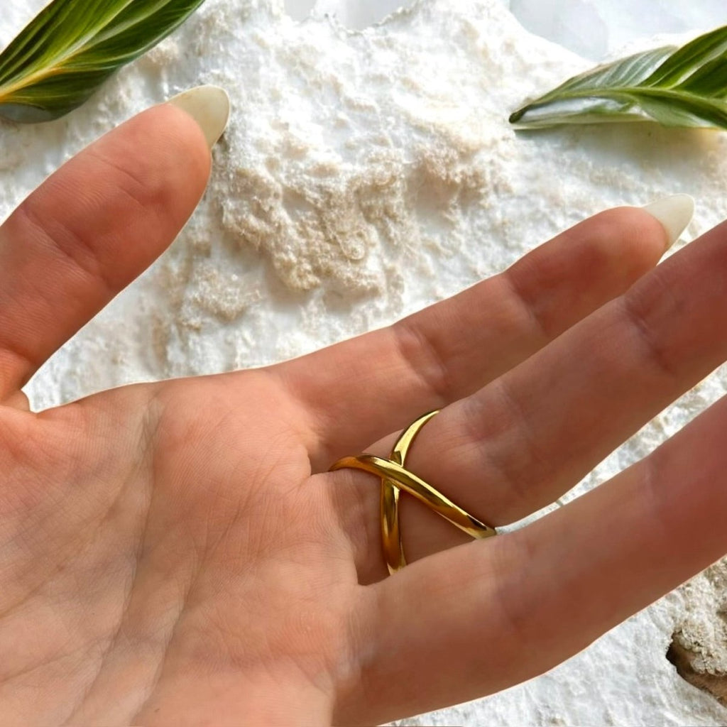 Onda: falowany elegancki pierścionek - Pearlippines Biżuteria