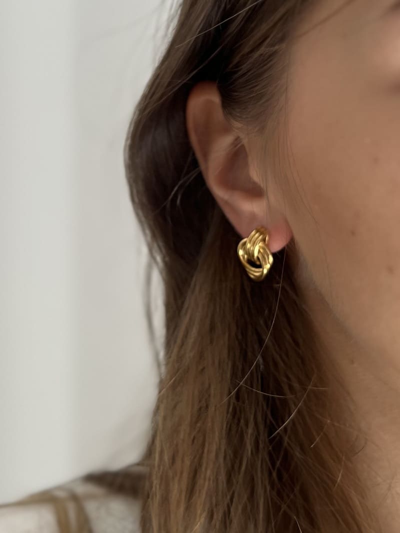 Orbit Hoops: Złote kolczyki wielowarstwowe - Pearlippines Biżuteria