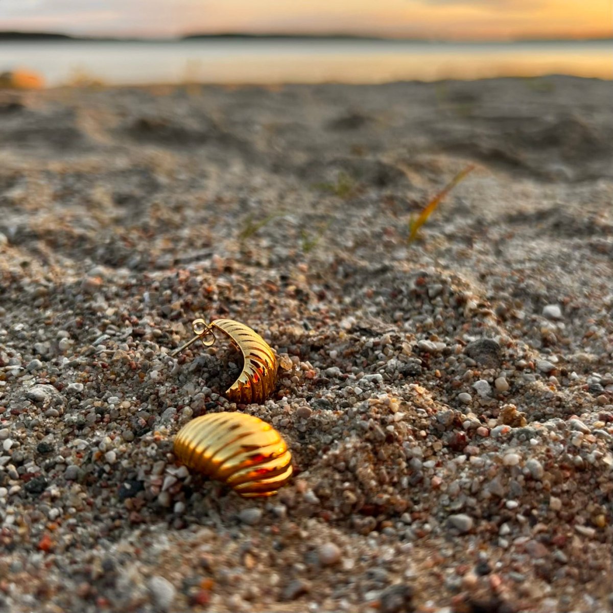 Piękne, drobne jak muszelki kolczyki - Pearlippines Biżuteria