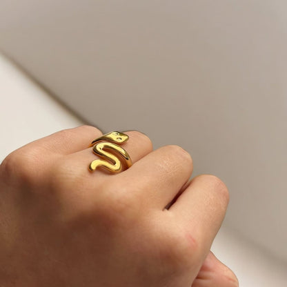 Serpent: regulowany pierścionek z motywem węża - Pearlippines Biżuteria