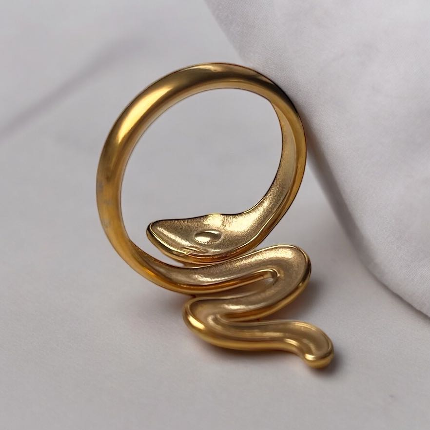 Serpent: regulowany pierścionek z motywem węża - Pearlippines Biżuteria