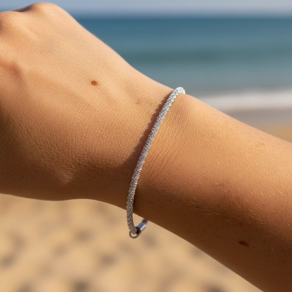 Silver Rope: delikatna srebrna bransoletka o skręcanym splocie - Pearlippines Biżuteria