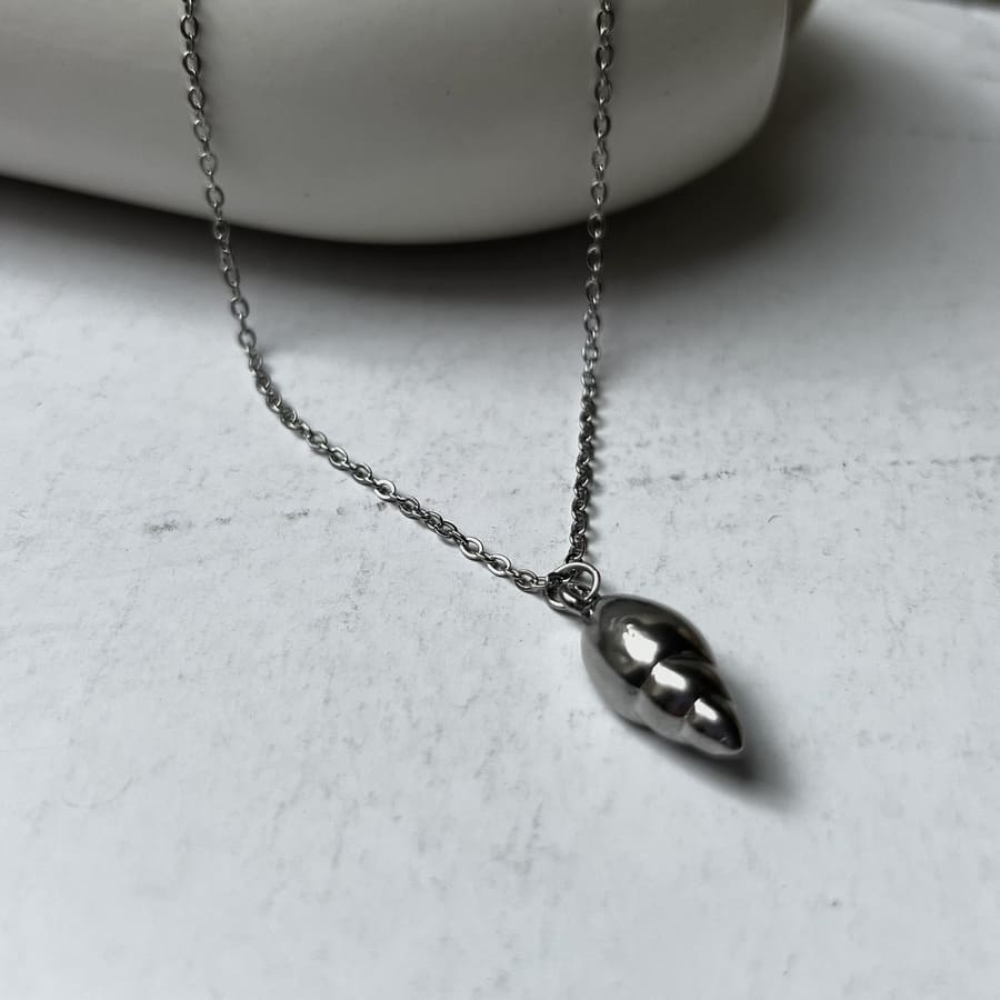 Silver Trumpet Shell: srebrny naszyjnik z muszlą trąbkową - Pearlippines Biżuteria