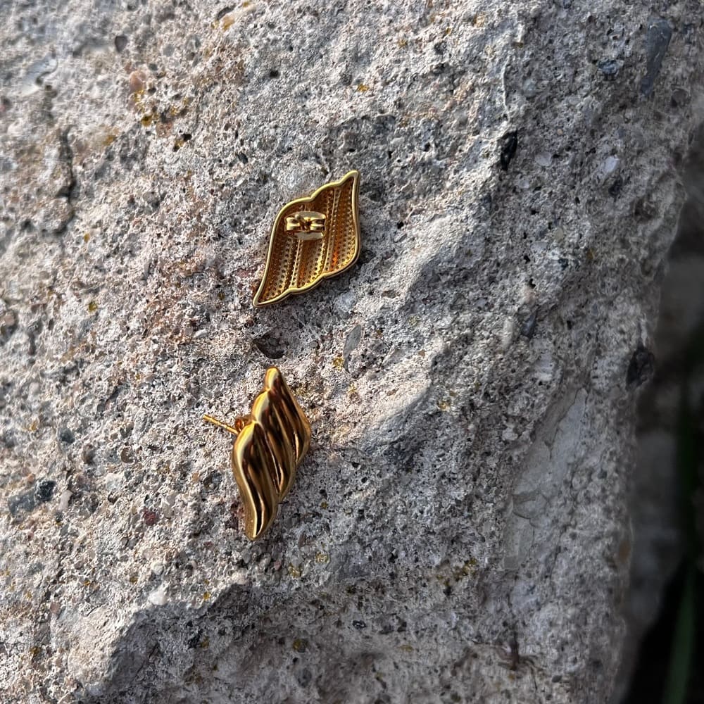 Soar Wings: Geometryczne kolczyki skrzydła - Pearlippines Biżuteria