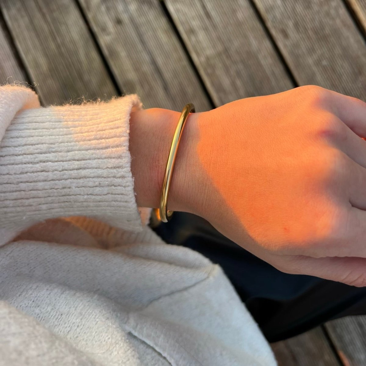 Solace: złota minimalistyczna bransoletka regulowana - Pearlippines Biżuteria
