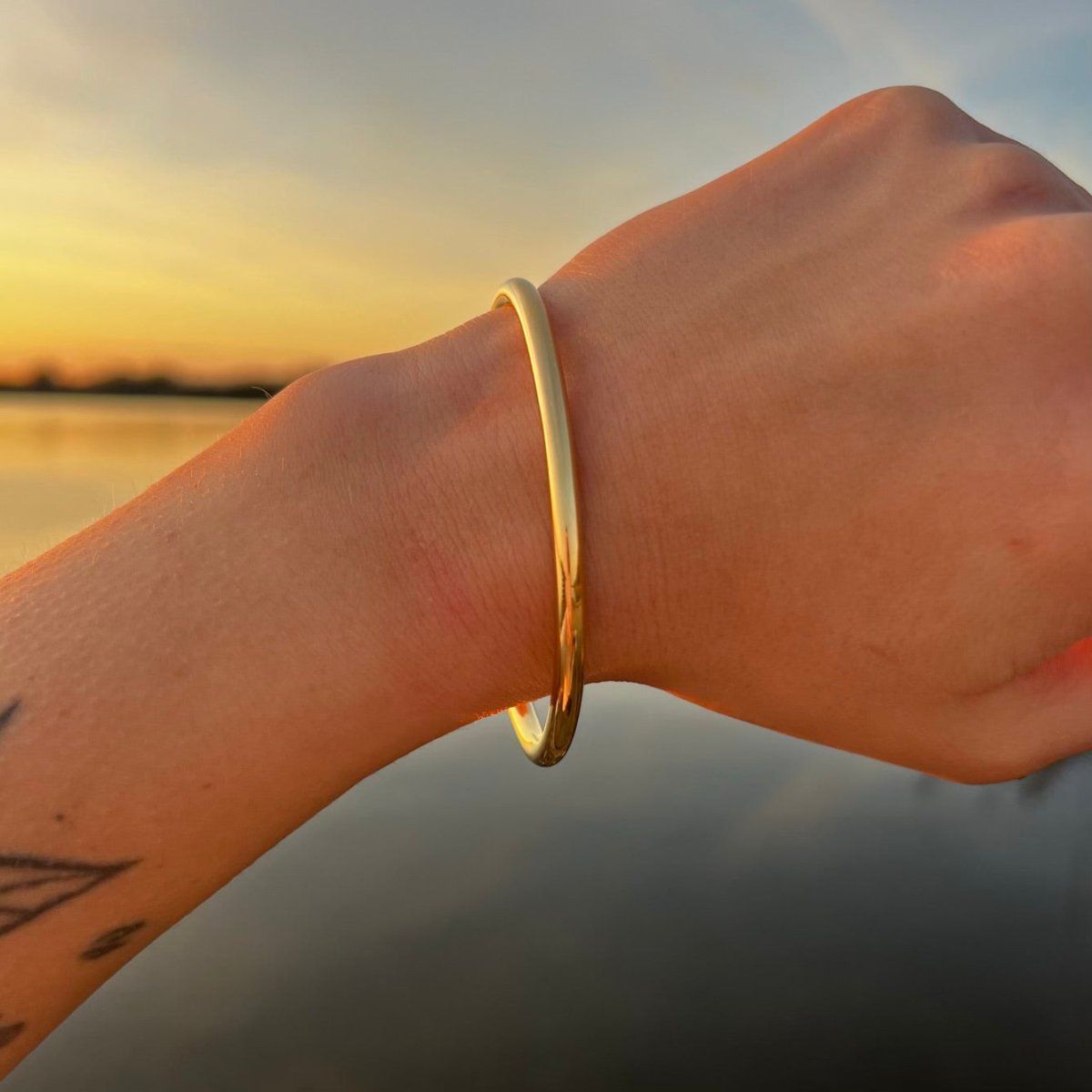 Solace: złota minimalistyczna bransoletka regulowana - Pearlippines Biżuteria