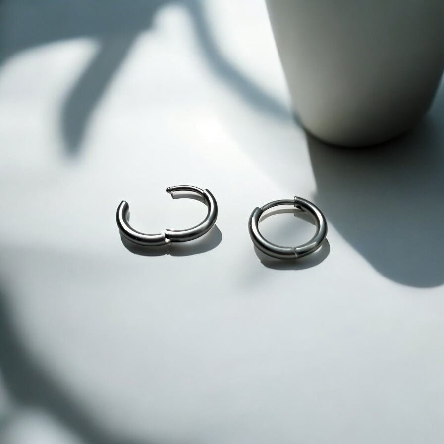 Tiny Loop: srebrne kolczyki mini koła - Pearlippines Biżuteria