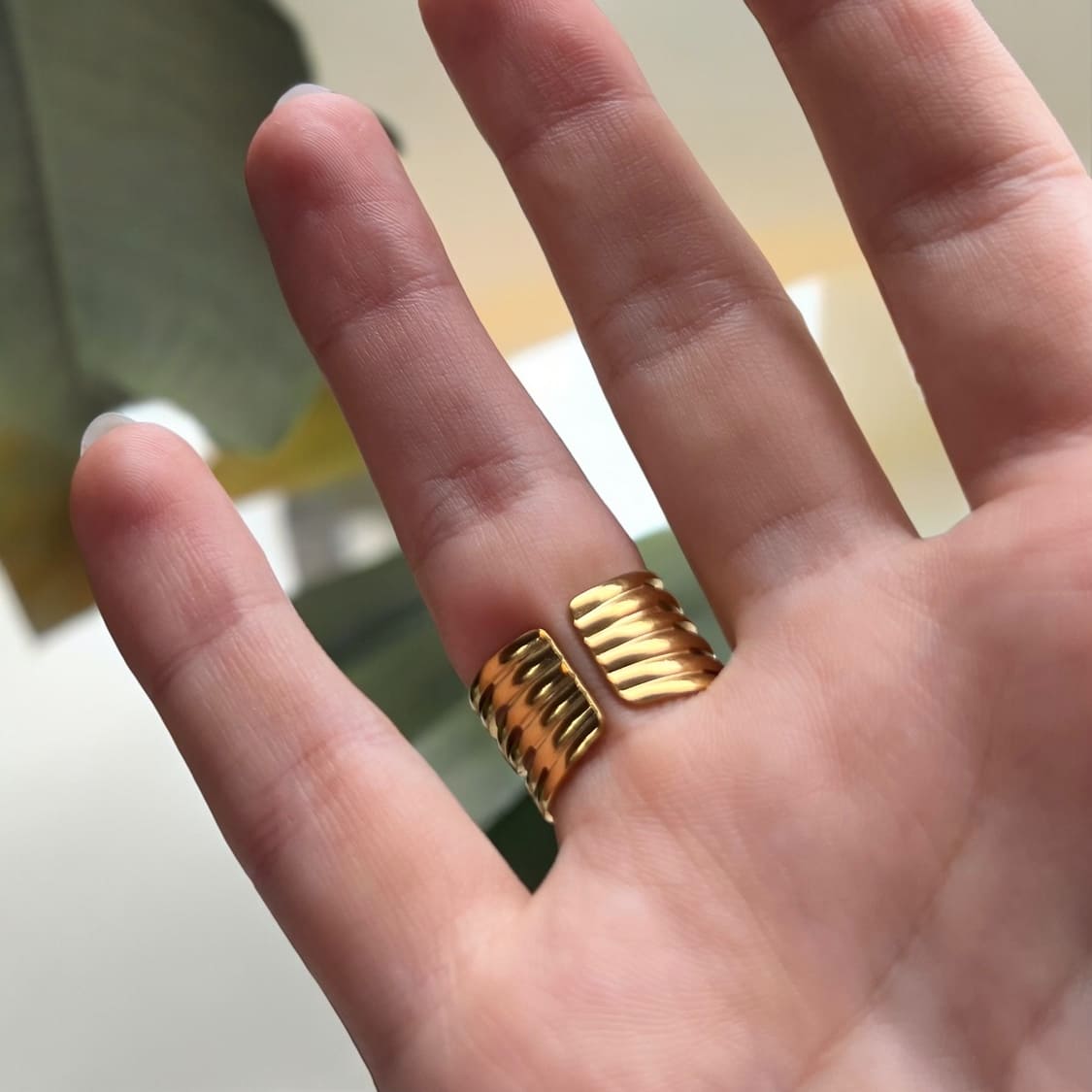 Twist Band: regulowany szeroki pierścionek - Pearlippines Biżuteria