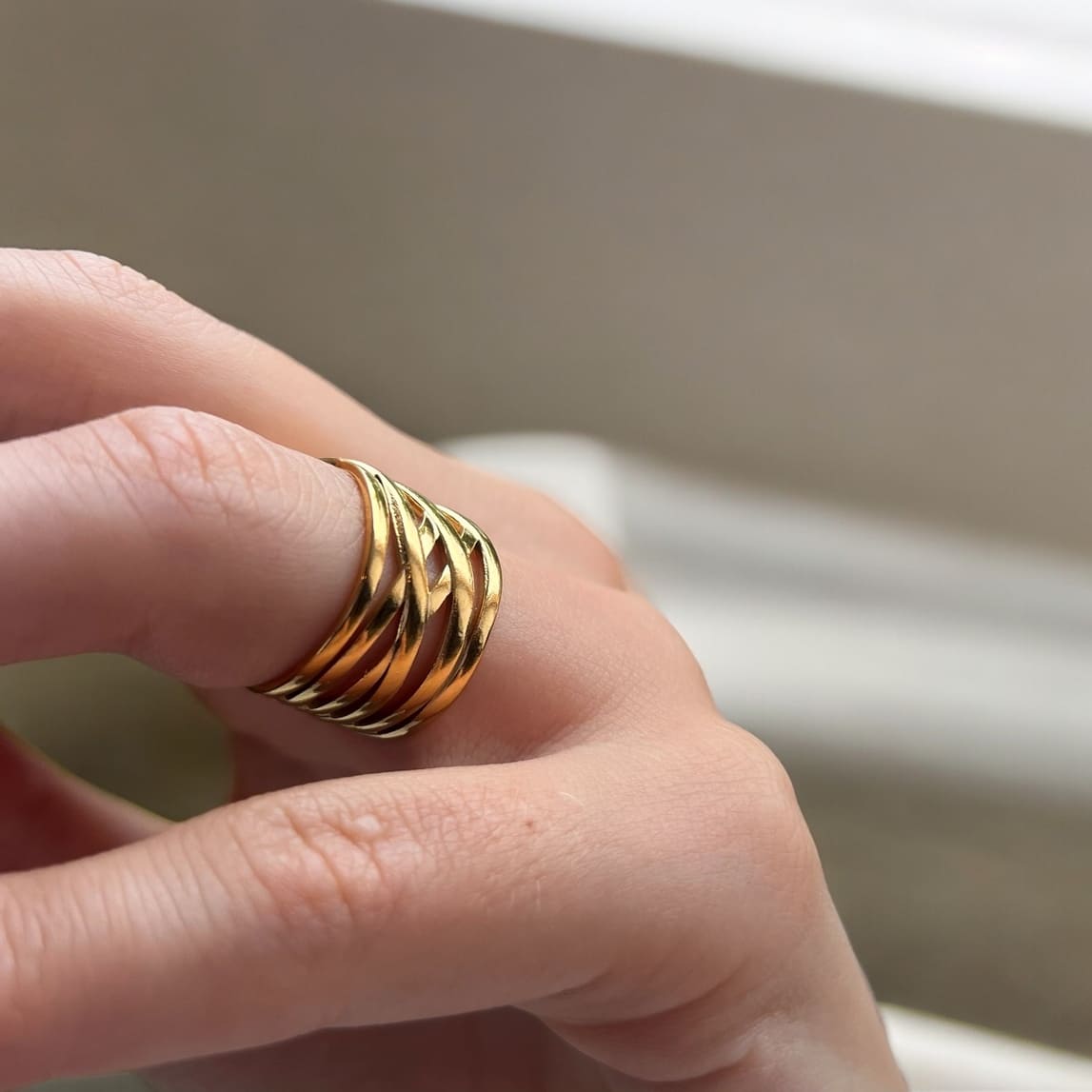 Twist Band: regulowany szeroki pierścionek - Pearlippines Biżuteria