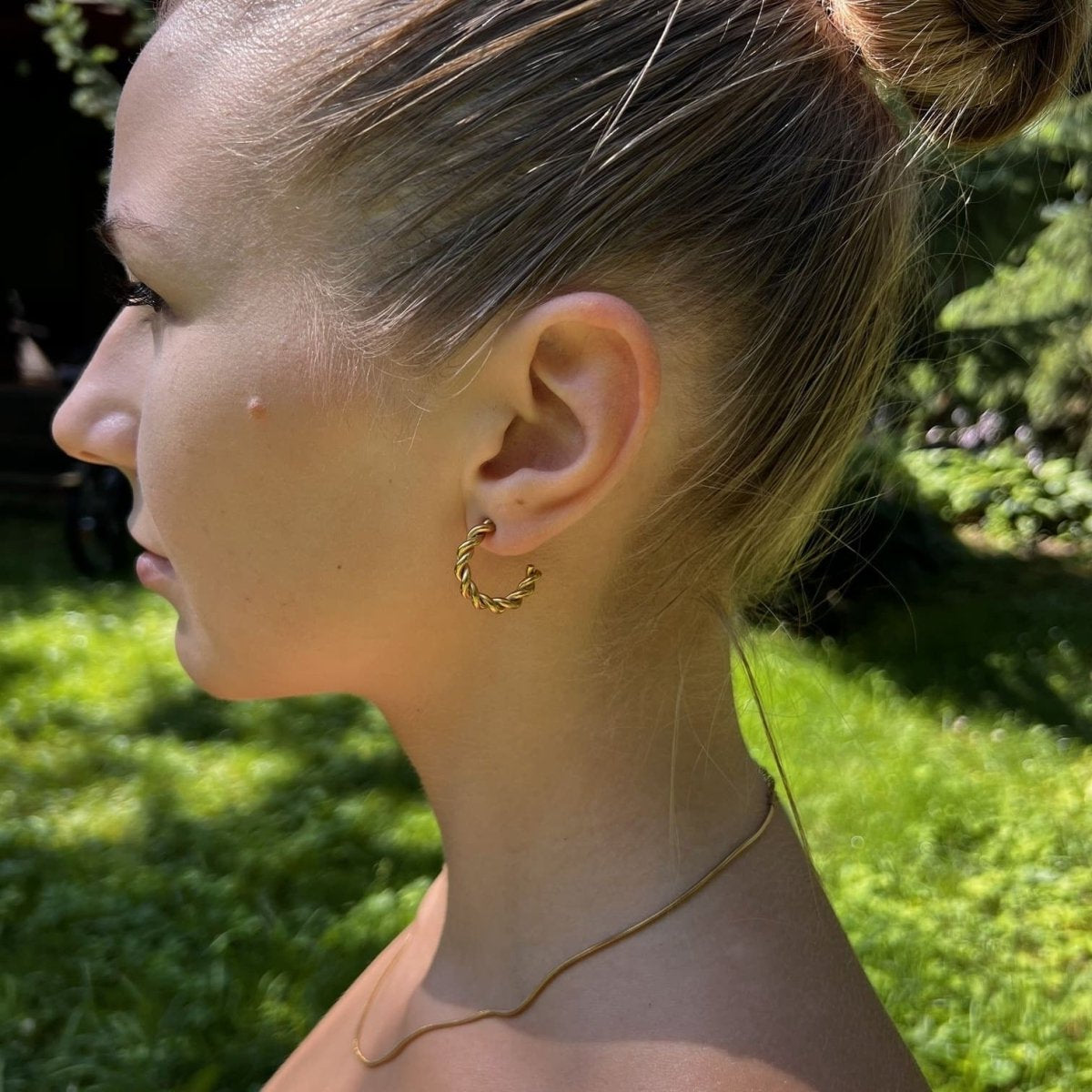 Twisty: skręcone kolczyki kółka - Pearlippines Biżuteria