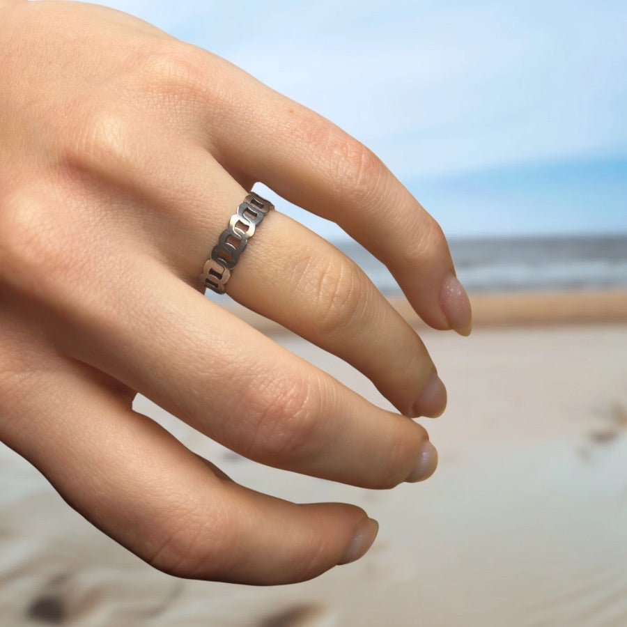 Unity: srebrny wodoodporny pierścionek z geometrycznych ogniw - Pearlippines Biżuteria