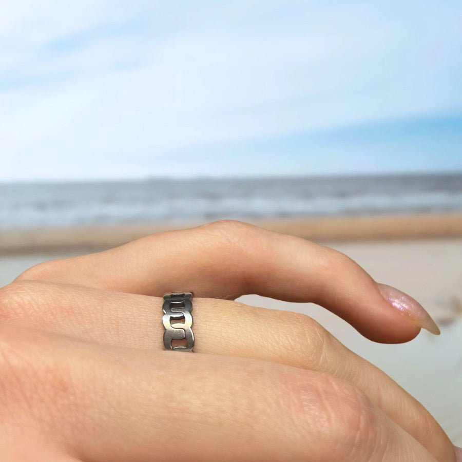 Unity: srebrny wodoodporny pierścionek z geometrycznych ogniw - Pearlippines Biżuteria