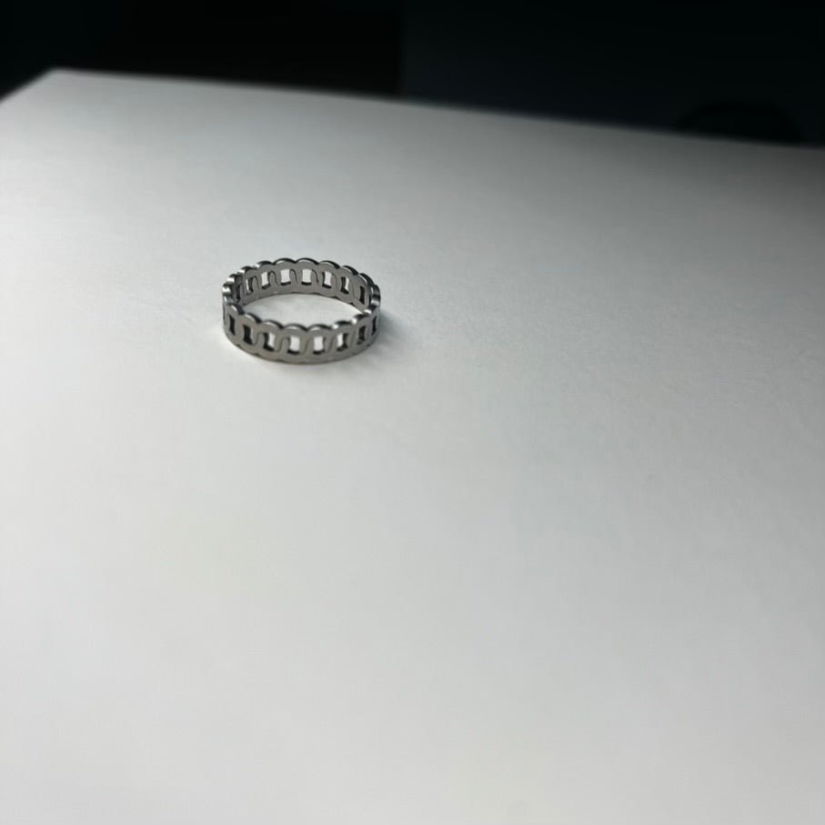 Unity: srebrny wodoodporny pierścionek z geometrycznych ogniw - Pearlippines Biżuteria
