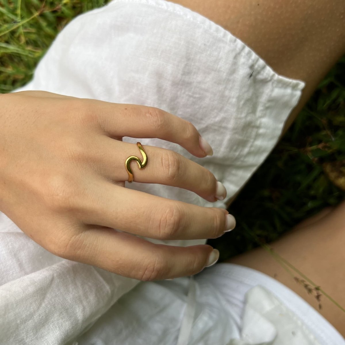 Wave: regulowany pierścionek z motywem fali - Pearlippines Biżuteria