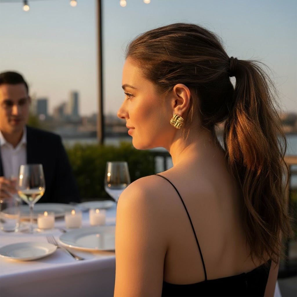 Woven Knot: złote geometryczne kolczyki - Pearlippines Biżuteria