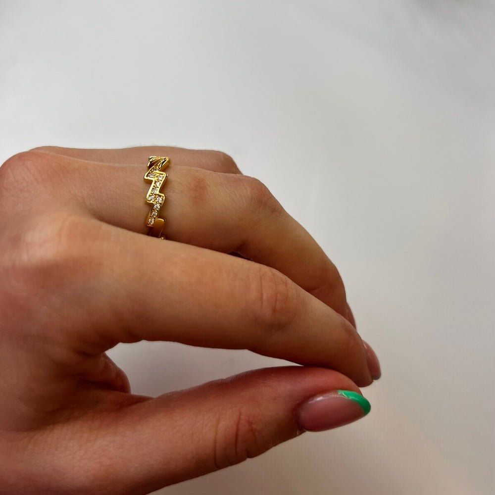 Zigzag: delikatny pierścionek z geometrycznym wzorem - Pearlippines Biżuteria